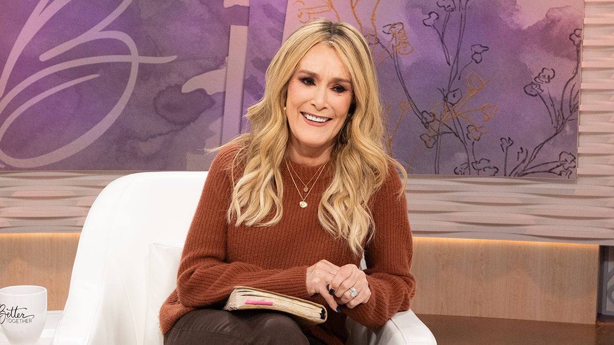 Episode 1117 | How Gratitude Renews Your Mind